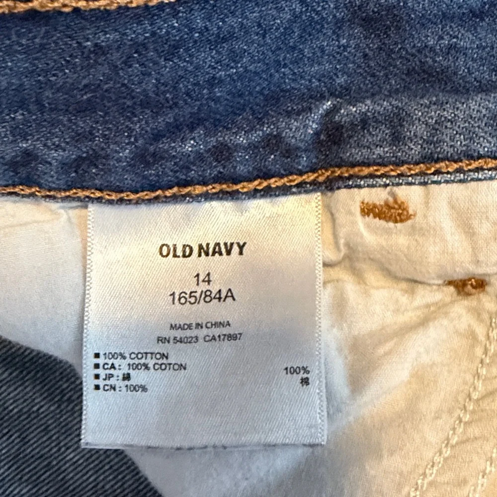 Old Navy Boyfriend Denim Shorts in Dark Blue